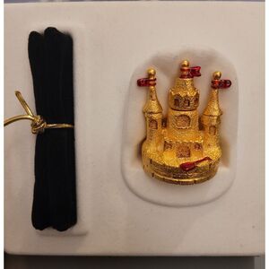 Estee Lauder Sand Castle  Beautiful Perfume Compact  W / Box